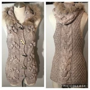 Cozy acrylic wool sleeveless faux fur sweater S/M